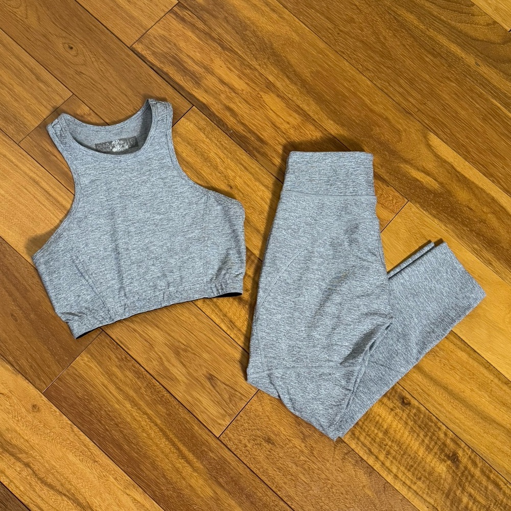 OUTDOOR VOICES Workout Set